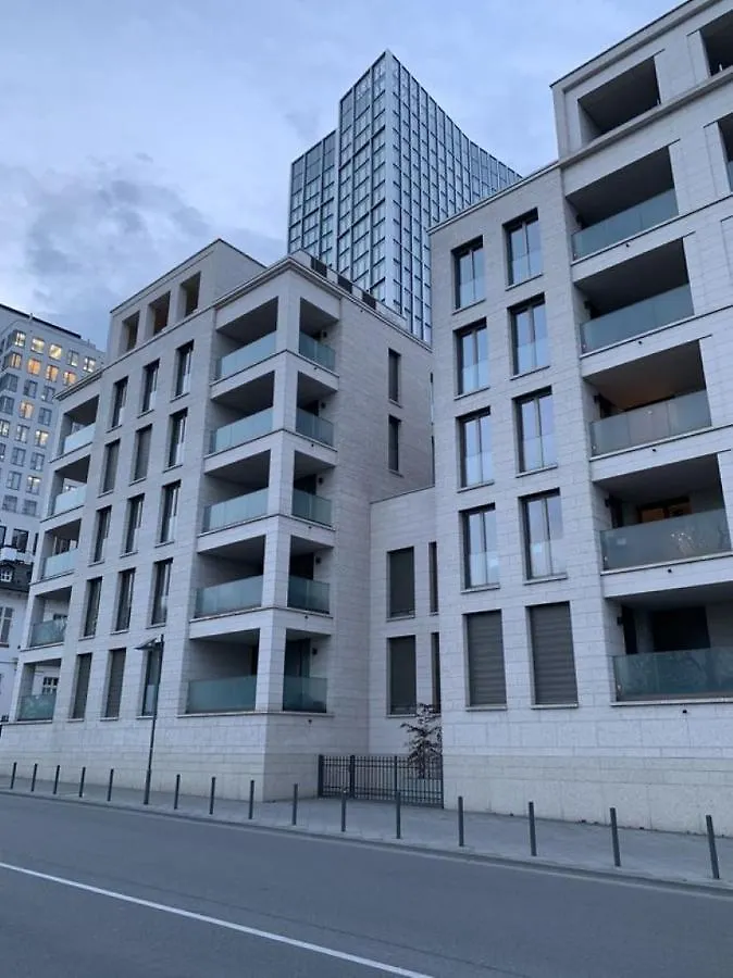 Exklusive Premium Wohnung Mit Blick Auf Main contacts